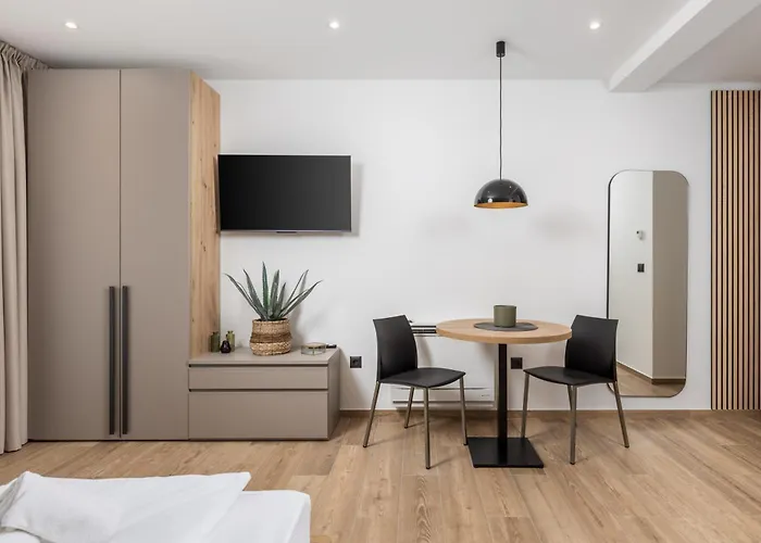 Апартаменти Belinda With Balcony