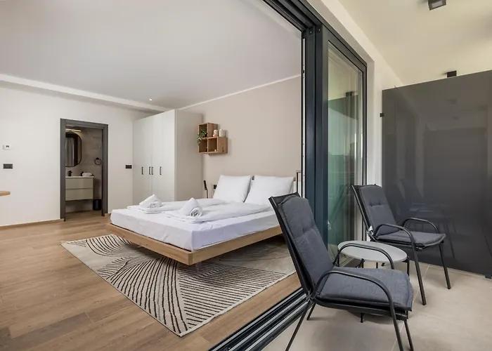 Belinda With Balcony Апартаменти Опатія