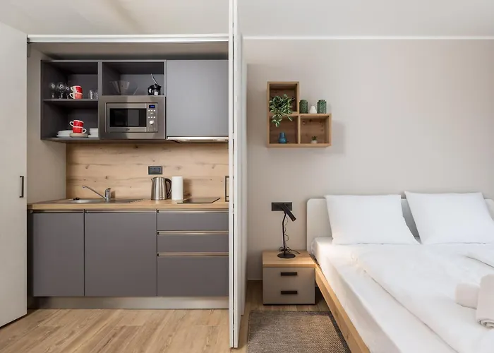 Belinda With Balcony Апартаменти *