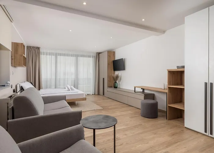 Belinda With Balcony * Опатія