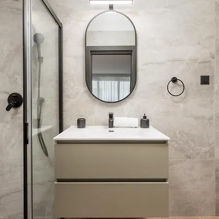 Belinda With Balcony Lägenhet *