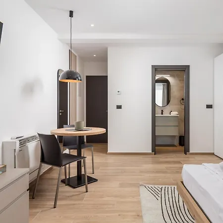 Belinda With Balcony *