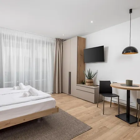 Lägenhet Belinda With Balcony *