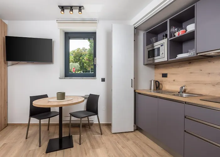 Belinda With Balcony Апартаменты