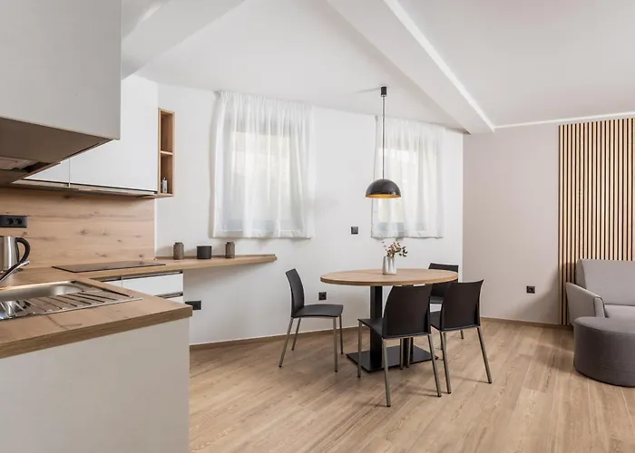 Апартаменты Belinda With Balcony