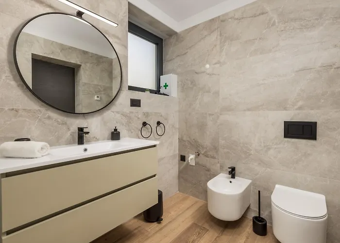 Апартаменты Belinda With Balcony