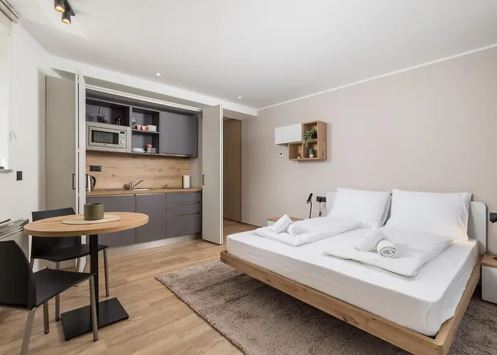 Belinda With Balcony 公寓 奥帕提亚