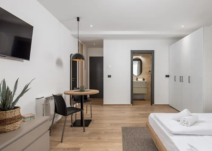 Belinda With Balcony 公寓 *