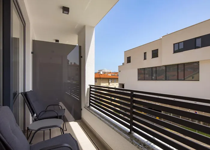 公寓 Belinda With Balcony