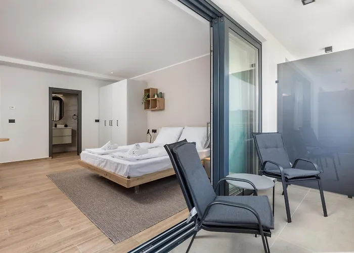 Belinda With Balcony * 奥帕提亚