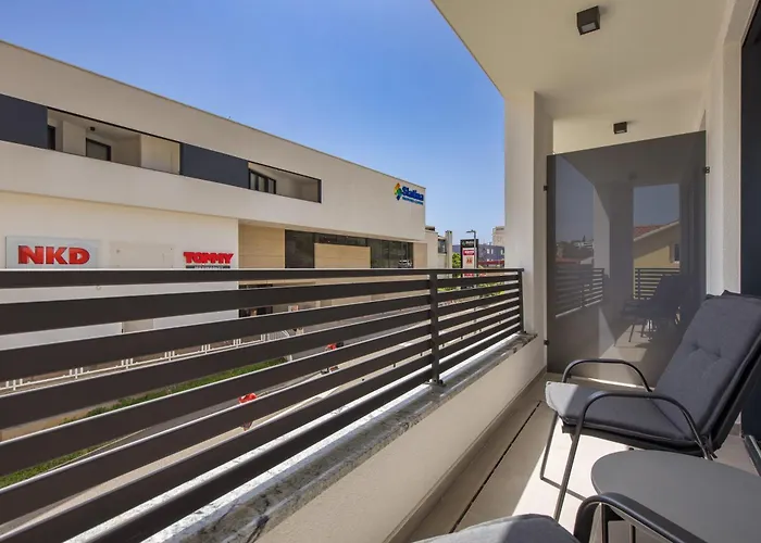 Belinda With Balcony * 奥帕提亚