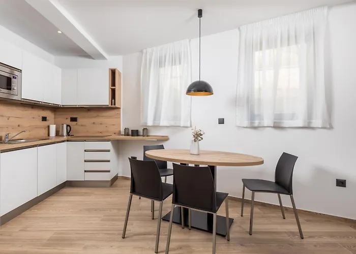 Belinda With Balcony *